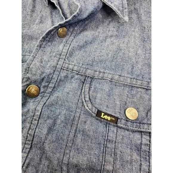 Vintage LEE jean Chambray Snap Shirt Men's Large Made USA Pockets Metal